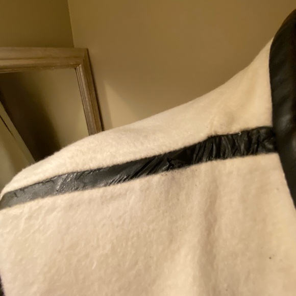 Vince Cream Wool blend Coat faux Leather black piping sz Large - Picture 7 of 14